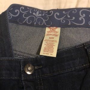 Faded Glory Caprice 24W